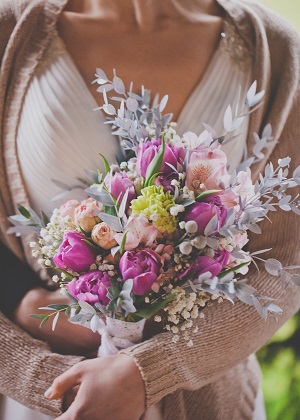 rustykalny różowy bukiet ślubny
